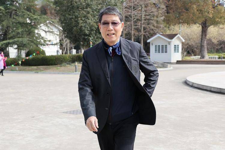 狼与男同志zoxxxx